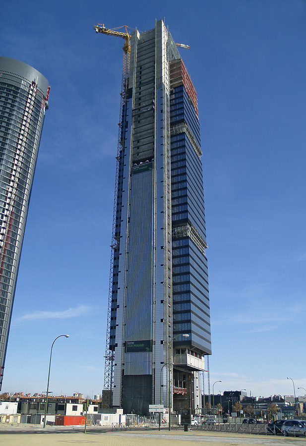 Torre Caja Madrid by Cesar Serrano