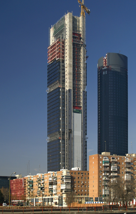 Torre Caja Madrid by Cesar Serrano