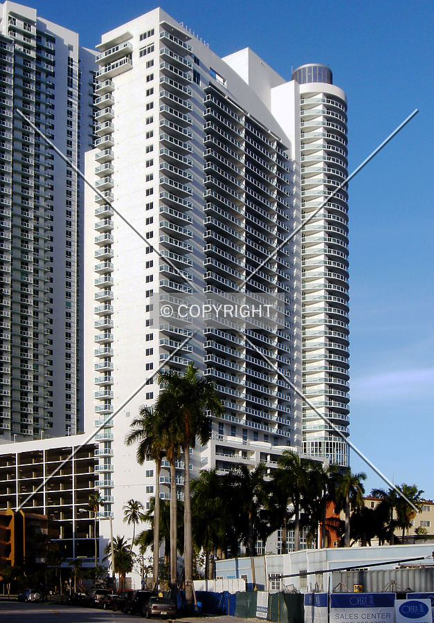 1800 Club by Jorge Molina