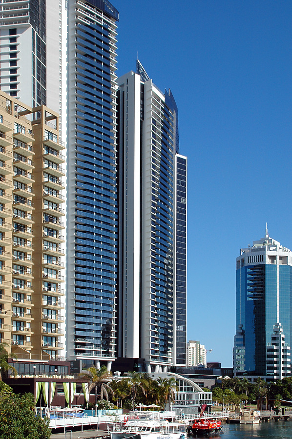 Circle on Cavill South Tower by John Bek