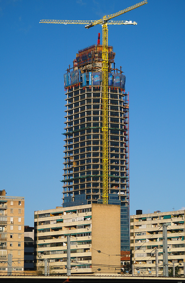 Torre de Cristal by Cesar Serrano