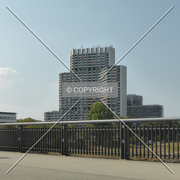 Appartment-Hochhaus am Collini-Center by Nephilim