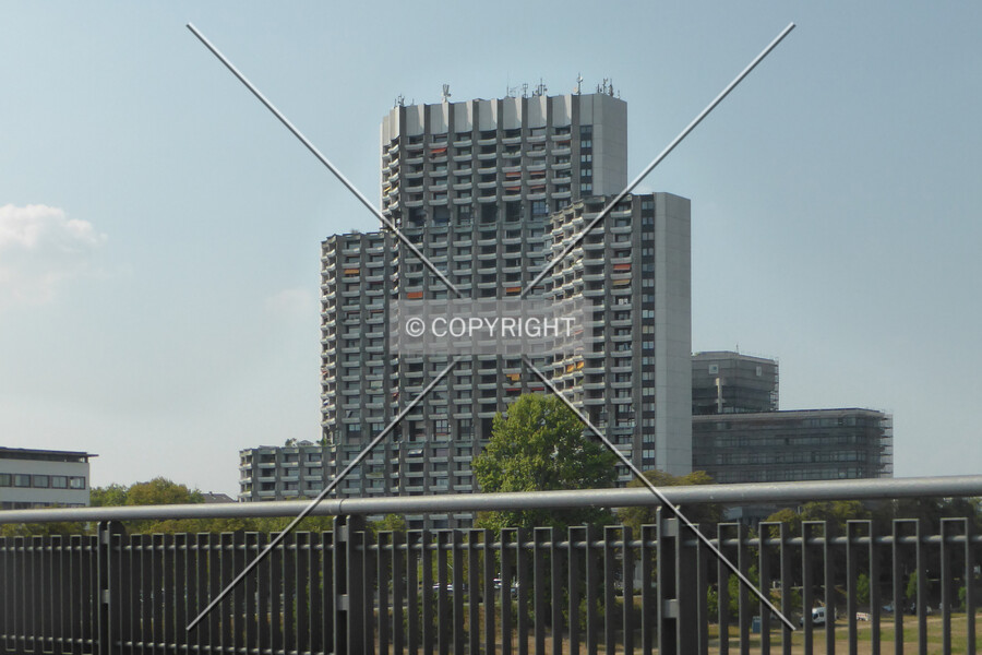 Appartment-Hochhaus am Collini-Center