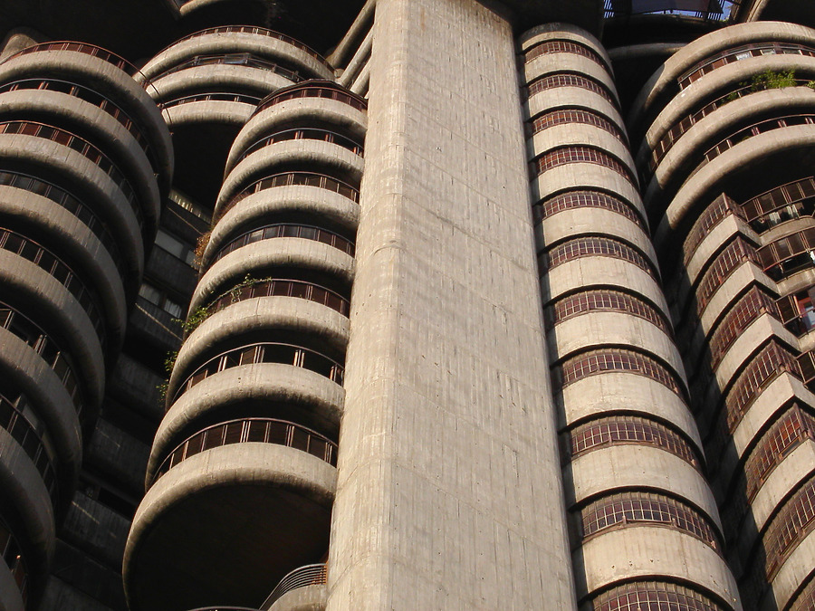 Torres Blancas by Cesar Serrano