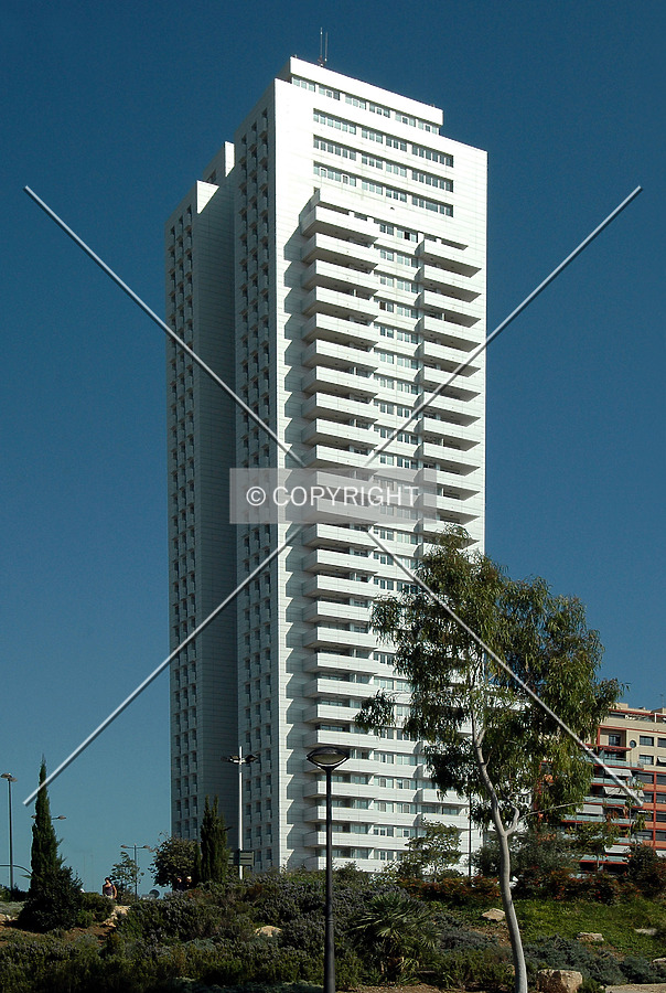 Torre de Francia by Jorge Molina