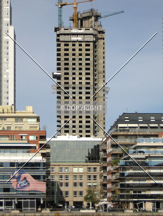 Torre Renoir 2 by Maximiliano Buono