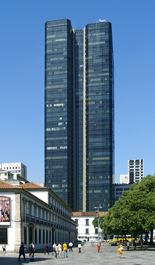 Centro Candido Mendes by Cesar Serrano