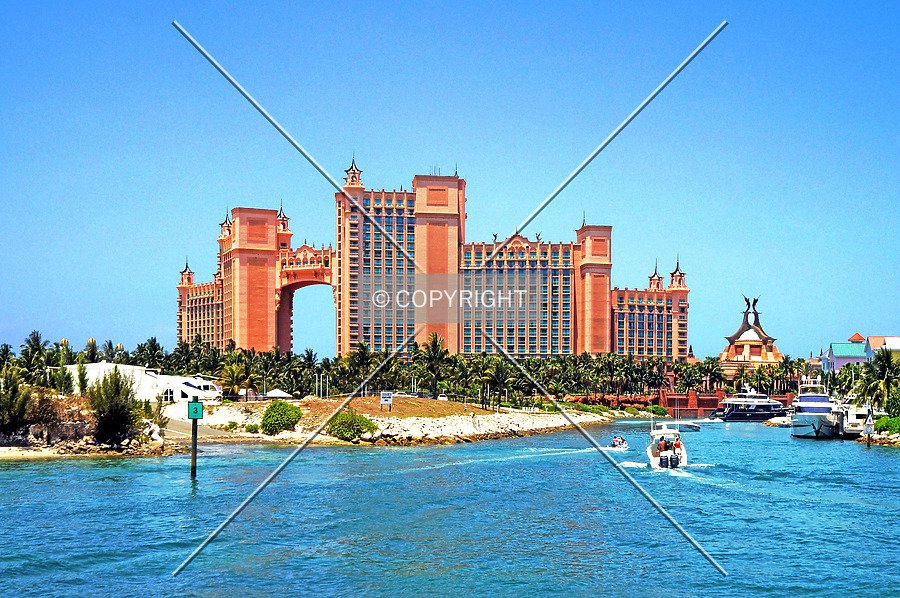 Atlantis Royal Tower East by Jorge Molina