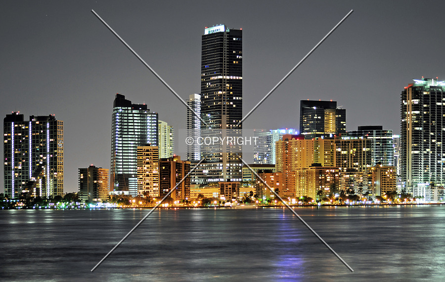 Four Seasons Hotel & Tower by Jorge Molina