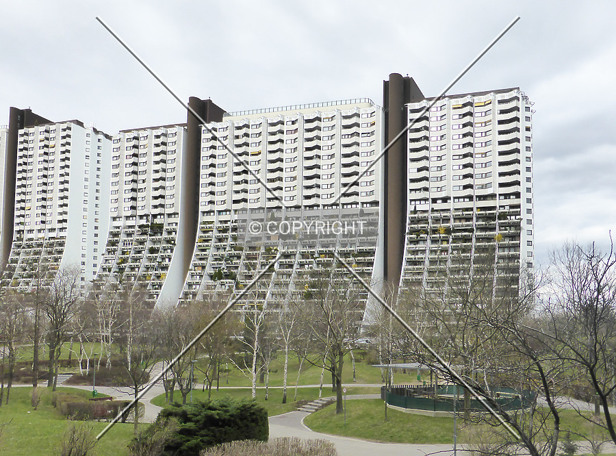 Wohnpark Alterlaa - Block C5-C8 by Nephilim
