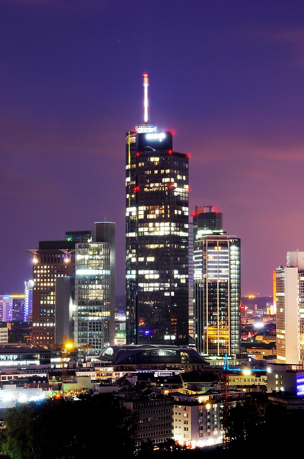 MAIN TOWER by Huopa