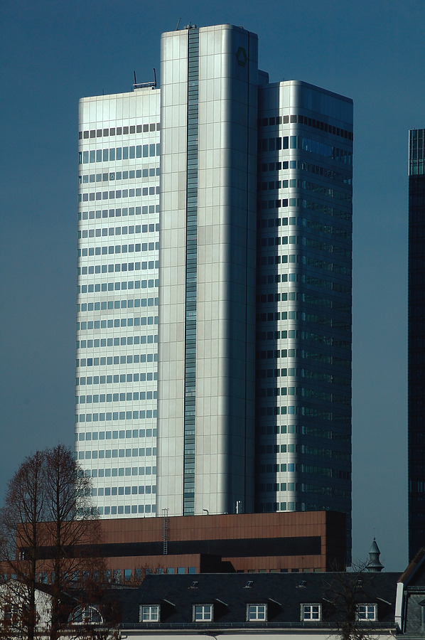 Dresdner-Bank-Hochhaus by David Guija