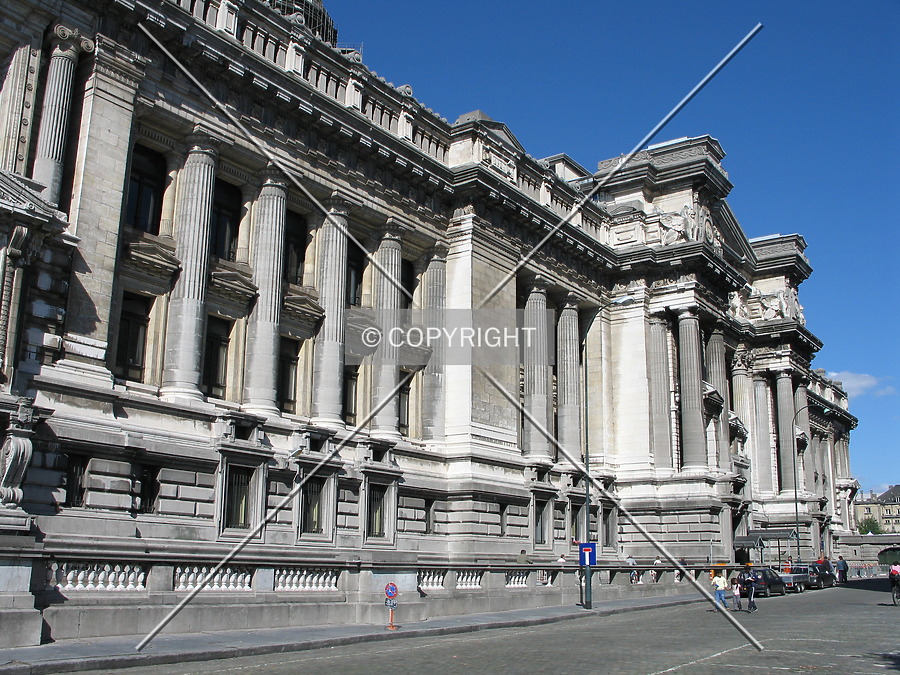 Palais de Justice / Justitiepaleis by Emmanuel D.