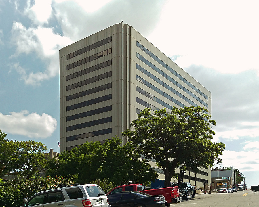 Jefferson State Office Building by Ryan Hildebrand