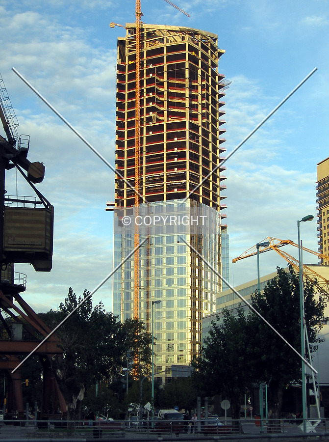 Torre Repsol YPF by Maximiliano Buono