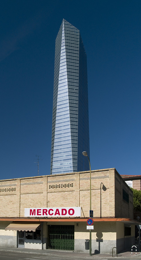 Torre de Cristal by Cesar Serrano