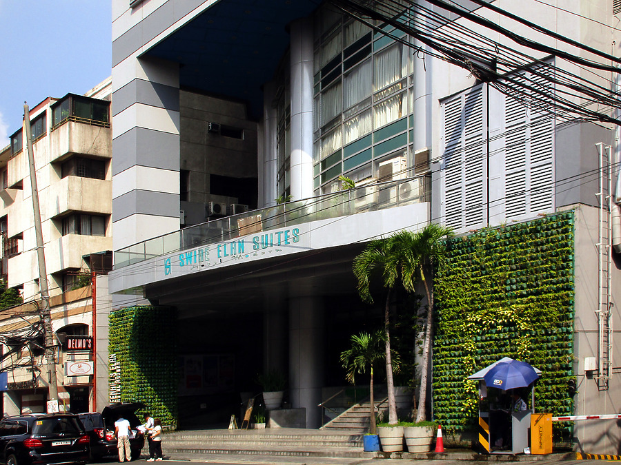 Greenhills Elan Hotel Modern by Daniel Kieckhefer