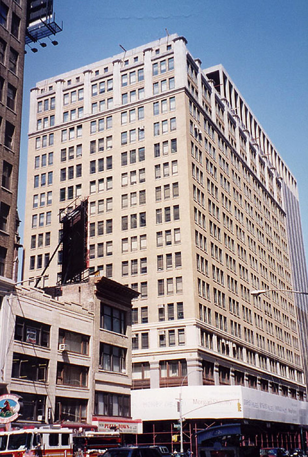 370 7th Avenue by Nate Lindsey