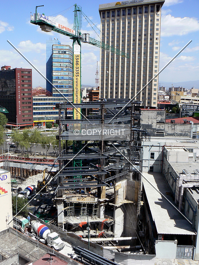 Plaza Residences by Luis Ibáñez