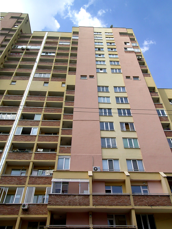 Zona B-5, Block 25 by Kaloian