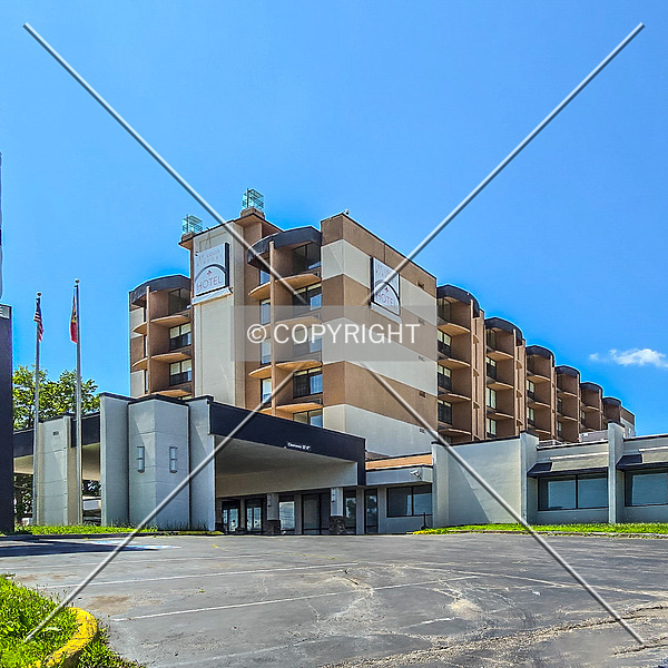 Hotel RL St. Louis Airport by Ryan Hildebrand