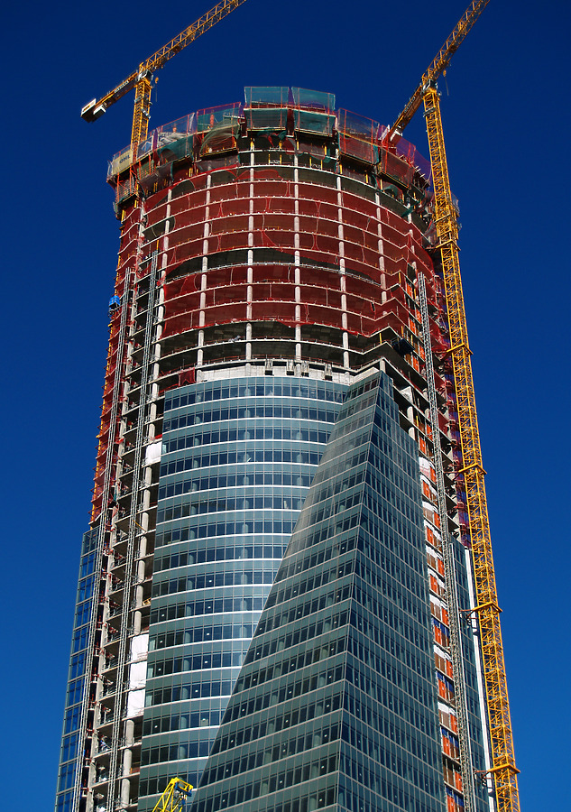 Torre Espacio by Cesar Serrano