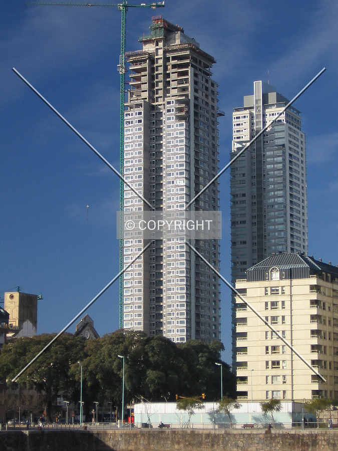 Torre del Boulevard by Maximiliano Buono