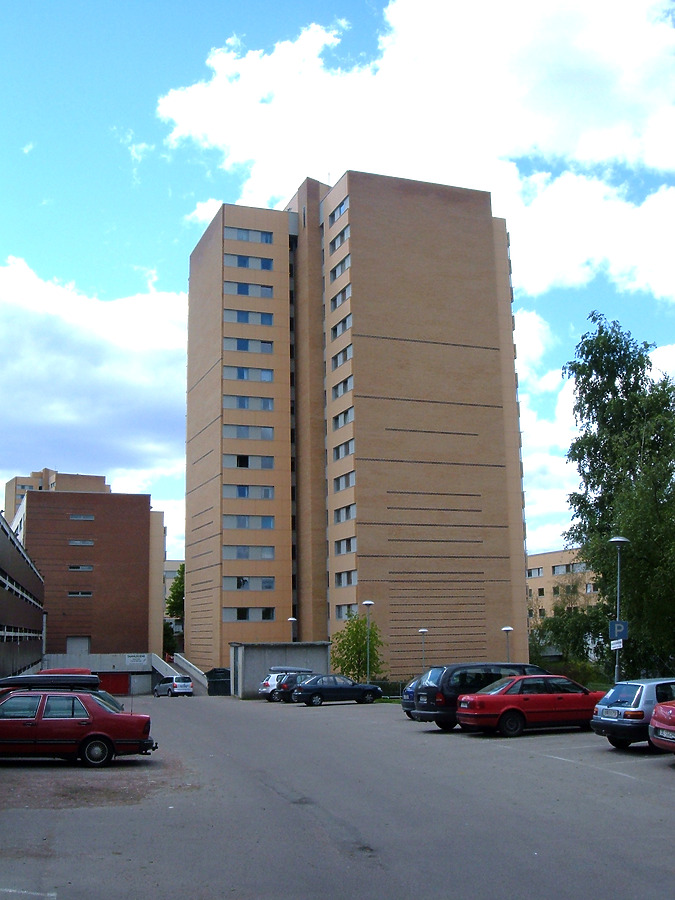 Dr. Dedichens vei 76 by Kjetil Balog
