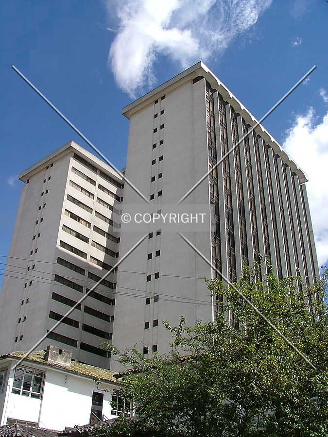 Torre Metropolitanas by Rodrigo Salas
