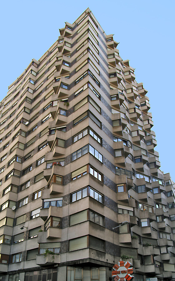 Jerónimo González 2-4 by Cesar Serrano