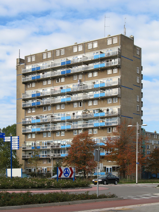 Wortmanstraat 174-268 by Michiel van Dijk