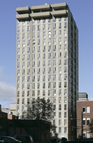 2250 Rue Guy