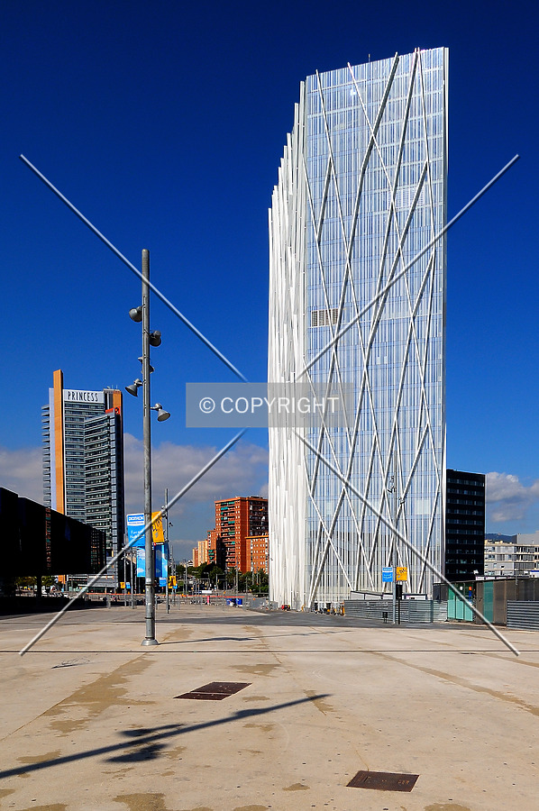 Torre Diagonal Zero Zero by David Guija