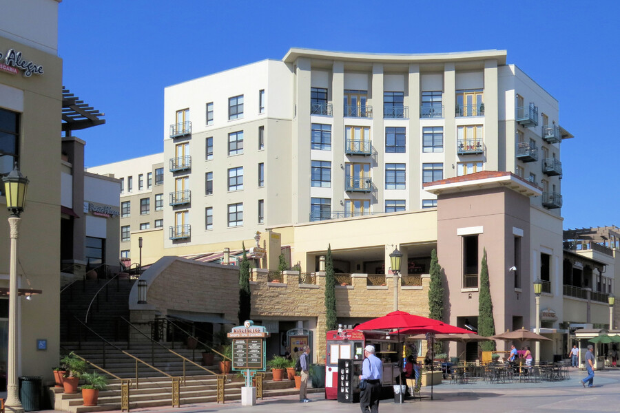 The Terraces At Paseo Colorado