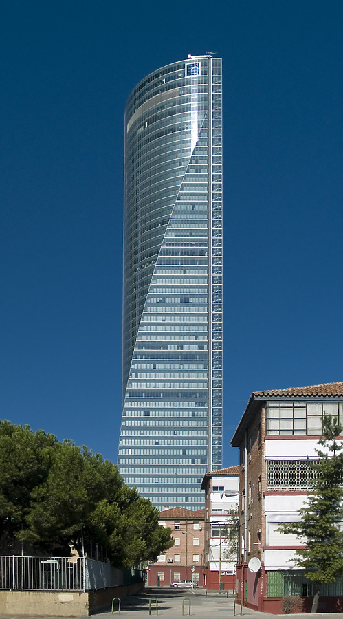 Torre Espacio by Cesar Serrano