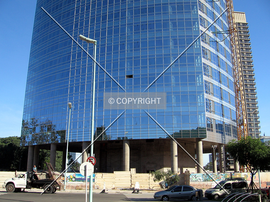 Torre Repsol YPF by Maximiliano Buono