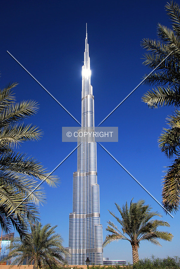 Burj Khalifa by Nareg Karamanoukian