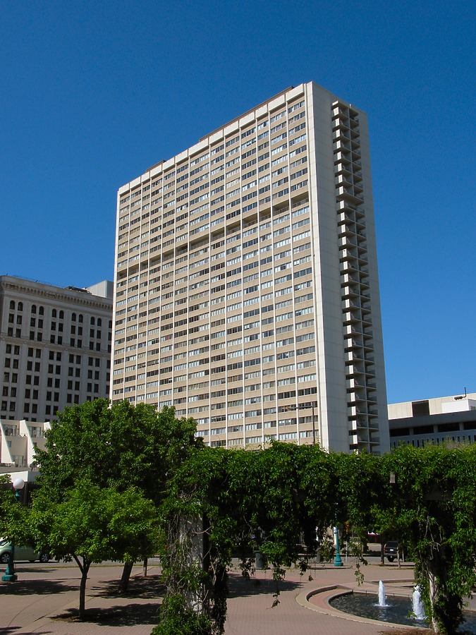 Kellogg Square Apartments by James Peacock