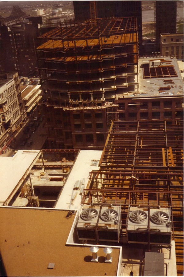 600 Washington by Denny Kempen
