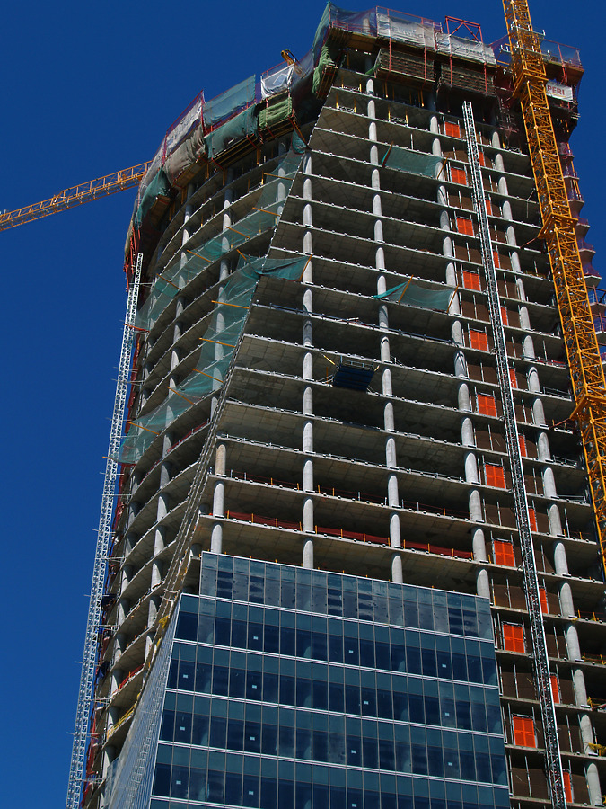 Torre Espacio by Cesar Serrano