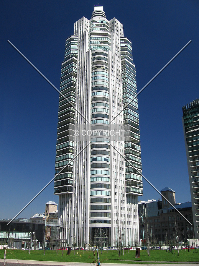Torre Renoir 1 by Maximiliano Buono