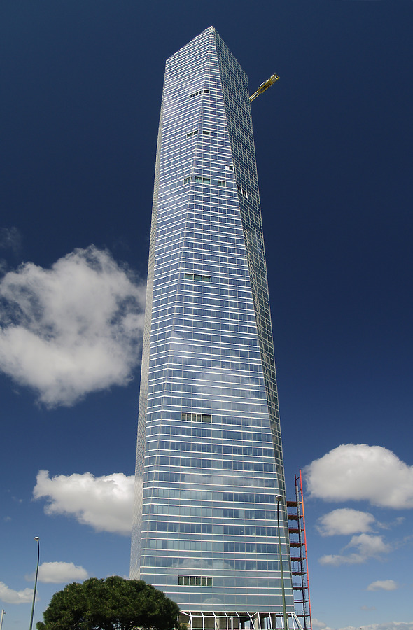 Torre de Cristal by Cesar Serrano