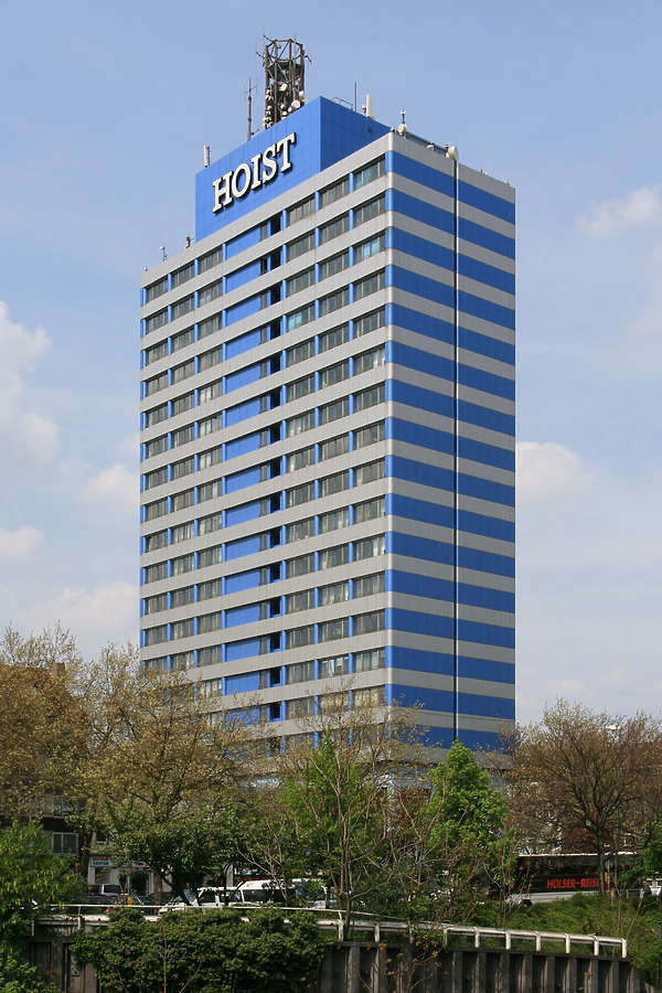 Hoist Haus by Michiel van Dijk