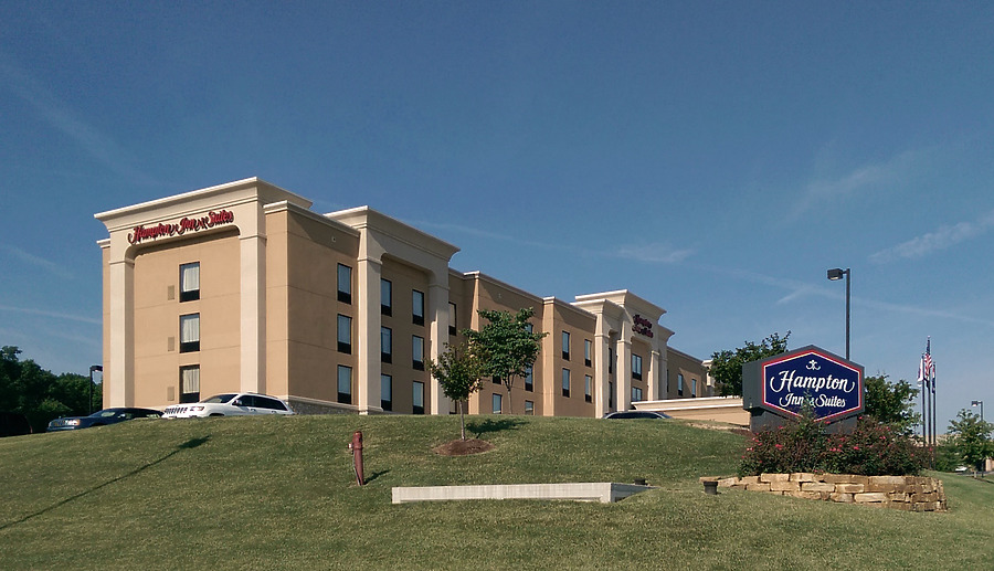 Hampton Inn and Suites Saint Louis / South I-55 by Ryan Hildebrand