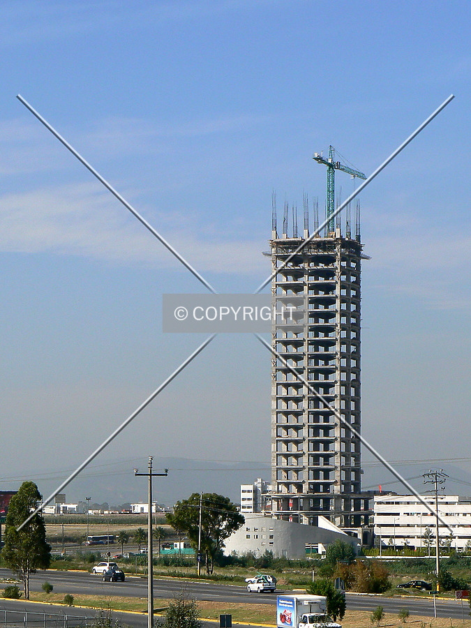 Torre JV III by Luis Ibáñez