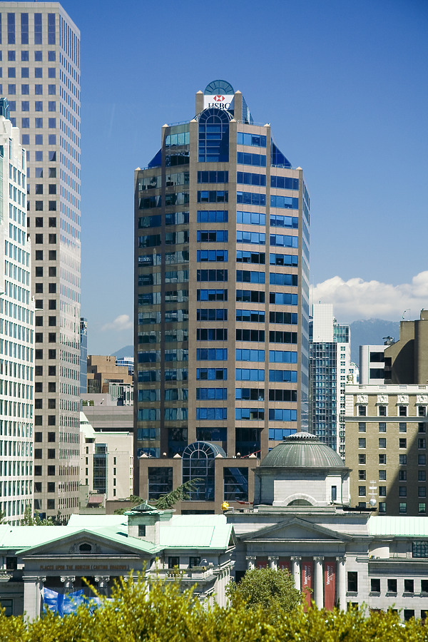 HSBC Building by Pavel Toczynski