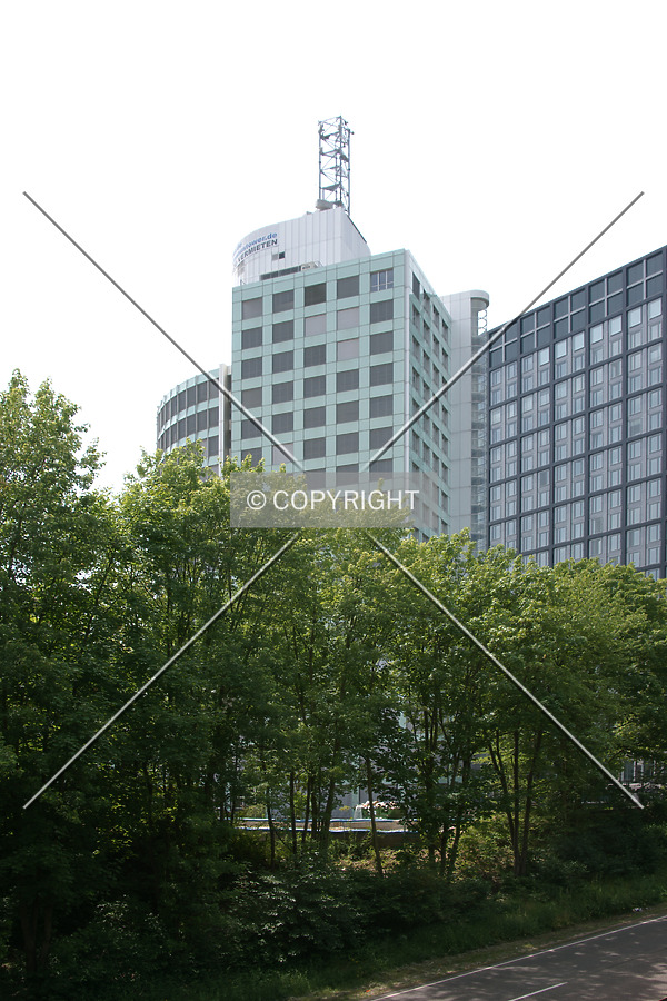 Taunus Tower by Nephilim