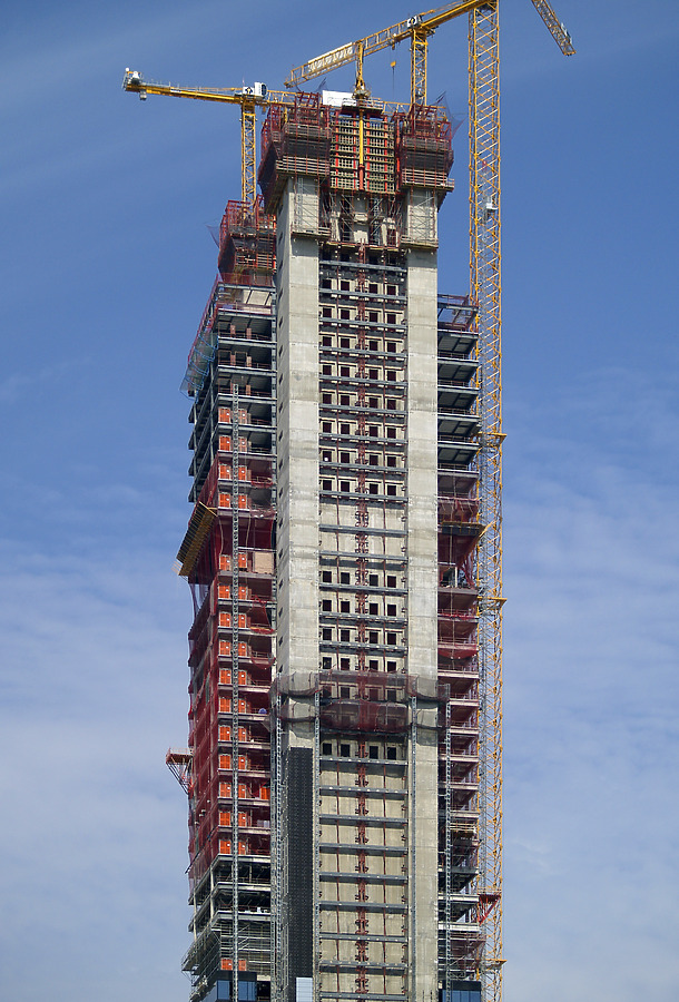 Torre Caja Madrid by Cesar Serrano