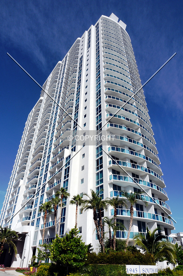 Ocean Marine Yacht Club by Jorge Molina