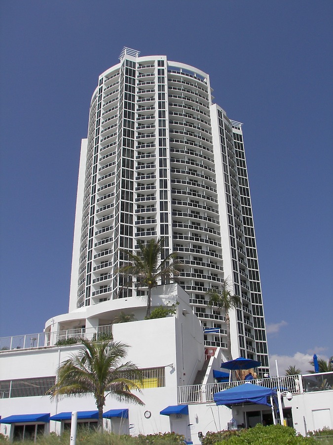 Trump International Sonesta Beach Resort by Rodney Gunn